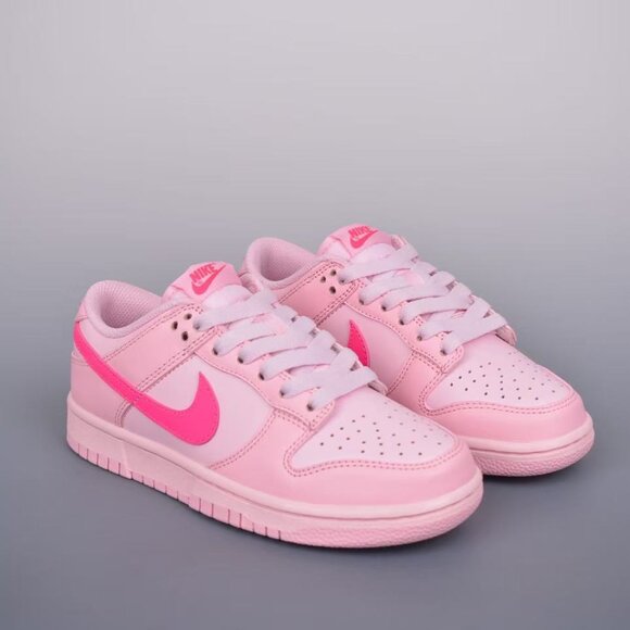Nike dunk low Triple pink Women's - Picture 1 of 9